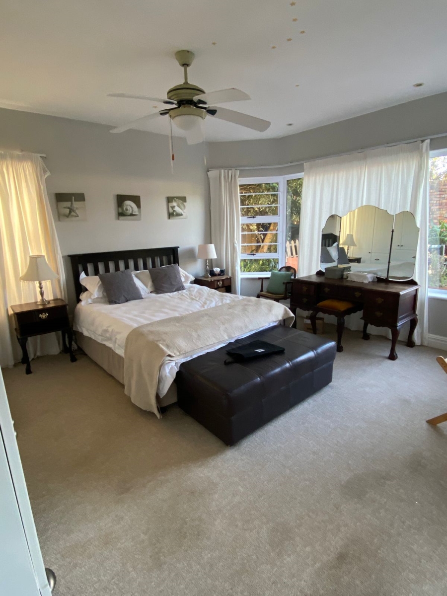 5 Bedroom Property for Sale in Seafield Eastern Cape